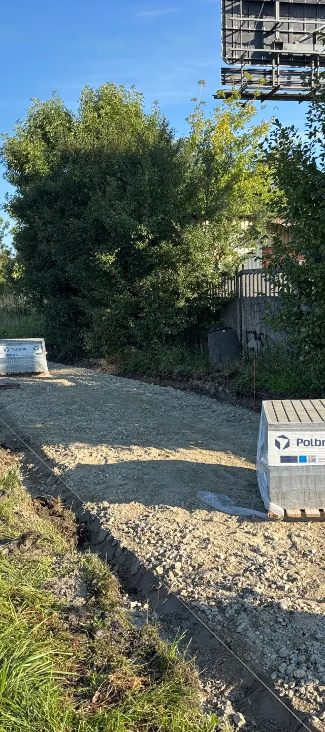 Kostka znika z Włókniarzy. Ruszył remont ważnej trasy rowerowej