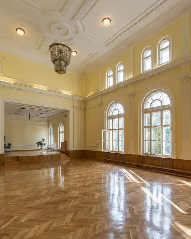 Tak zmieniły się aule w dwóch łódzkich liceach. Remont za 320 tys. zł