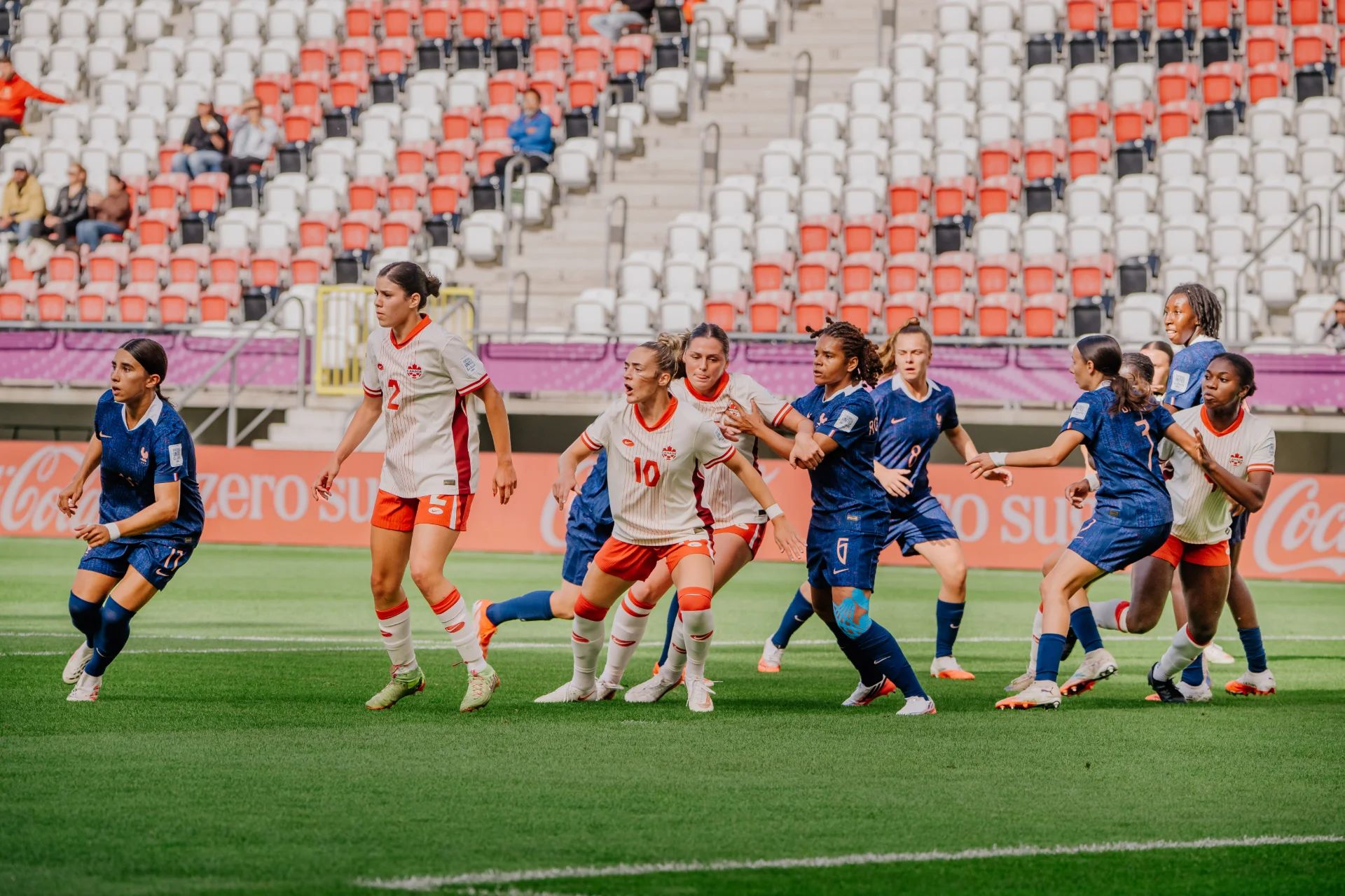 Nowa murawa na stadionie ŁKS. Całość sfinansowała FIFA