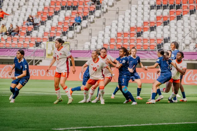 Nowa murawa na stadionie ŁKS. Całość sfinansowała FIFA