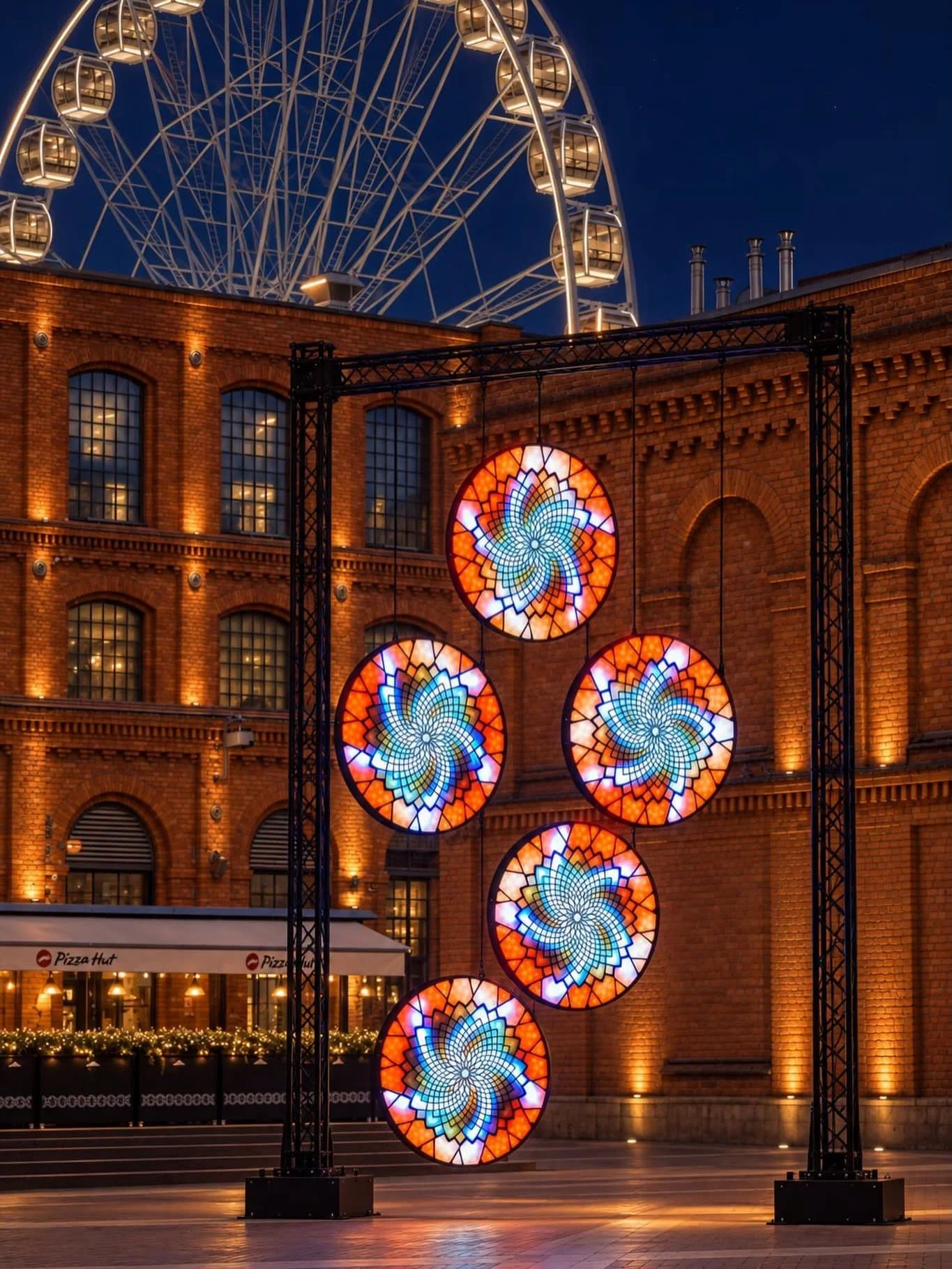 „Héliotrope” na Light Move Festival w Manufakturze. Francuzi rozświetlą rynek