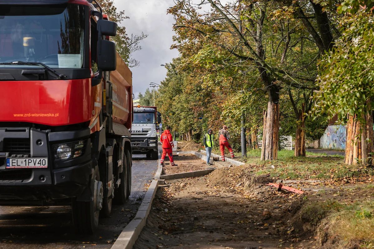 Św. Wojciecha w przebudowie. Nowy asfalt, chodniki i parkingi