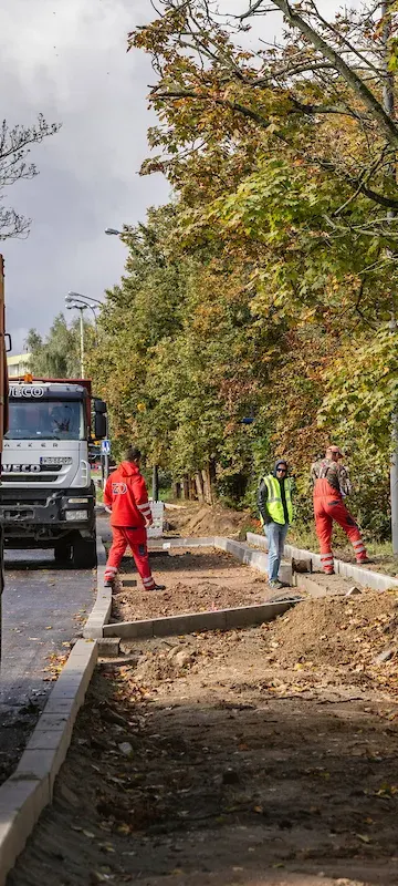 Św. Wojciecha w przebudowie. Nowy asfalt, chodniki i parkingi