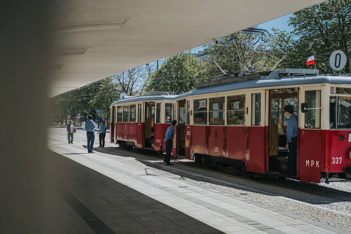 Zabytkowe tramwaje i autobusy na Light Move Festival 2026. Ostatnia okazja w tym roku