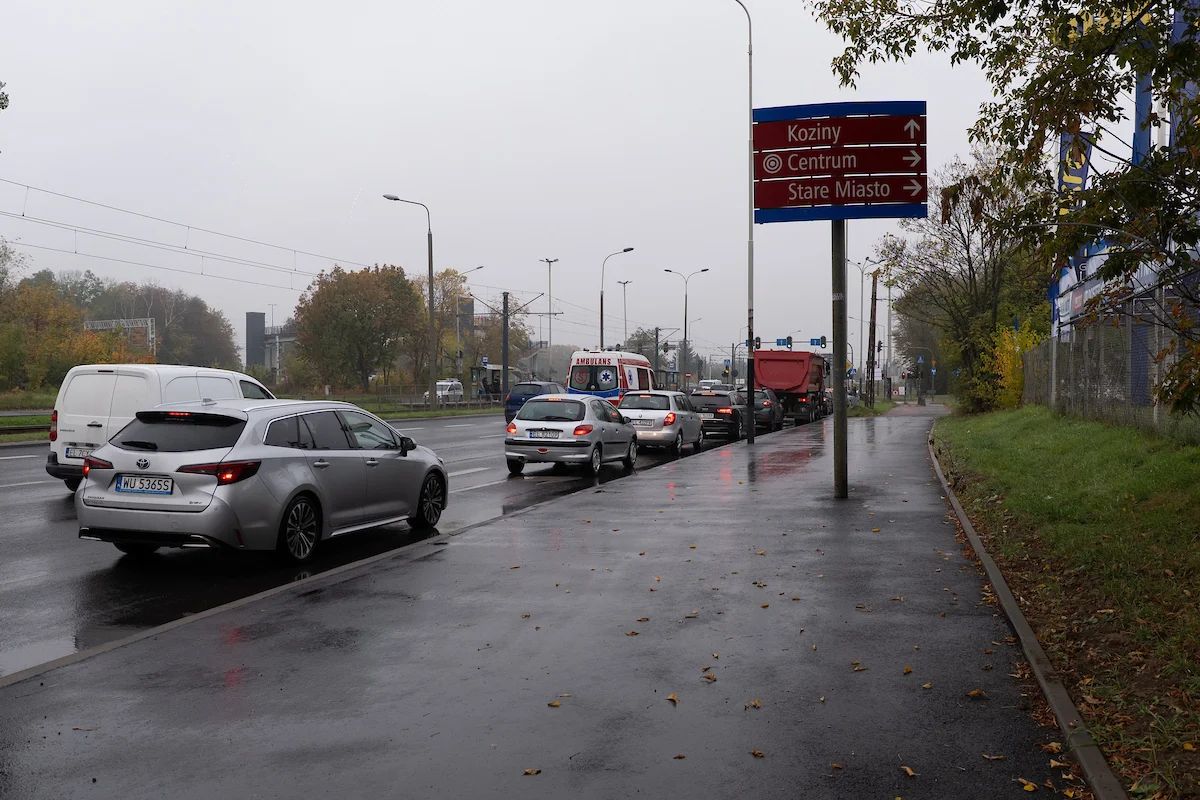 Rowerowa metamorfoza al. Włókniarzy. Pierwszy etap gotowy
