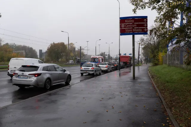 Rowerowa metamorfoza al. Włókniarzy. Pierwszy etap gotowy