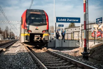 Darmowa ŁKA we Wszystkich Świętych. Pociągi dowiozą pod cmentarze