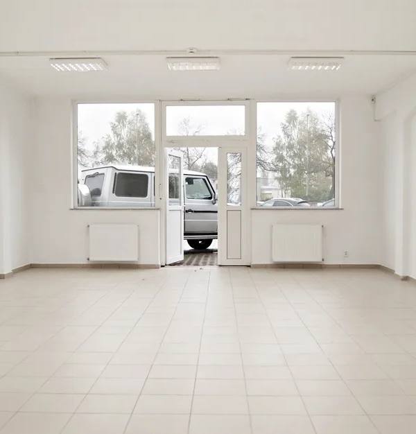 Lokal handlowo-magazynowy, parking!