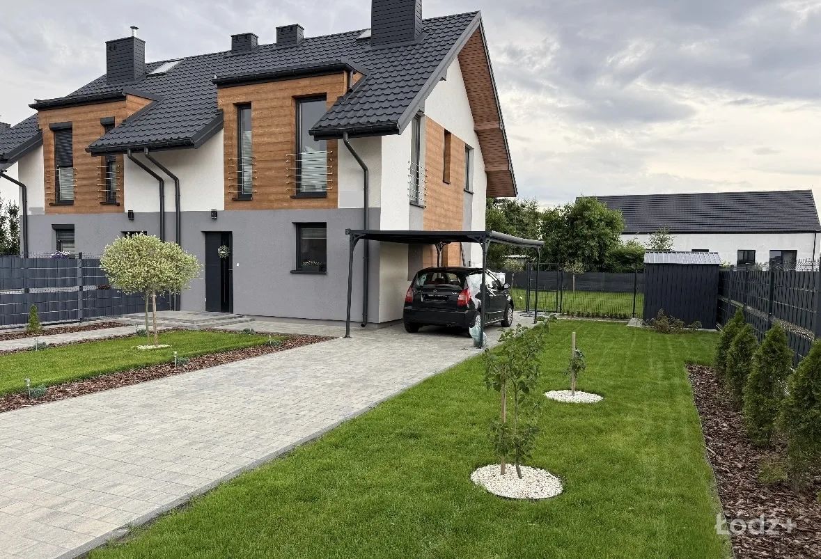 Nowoczesny dom w zabudowie bliźniaczej