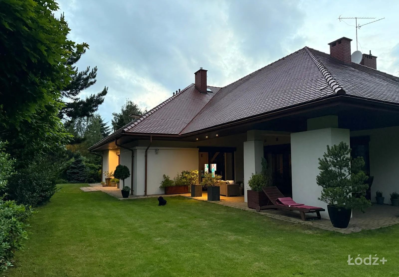 Dom wolnostojący 340 m w centrum Łodzi