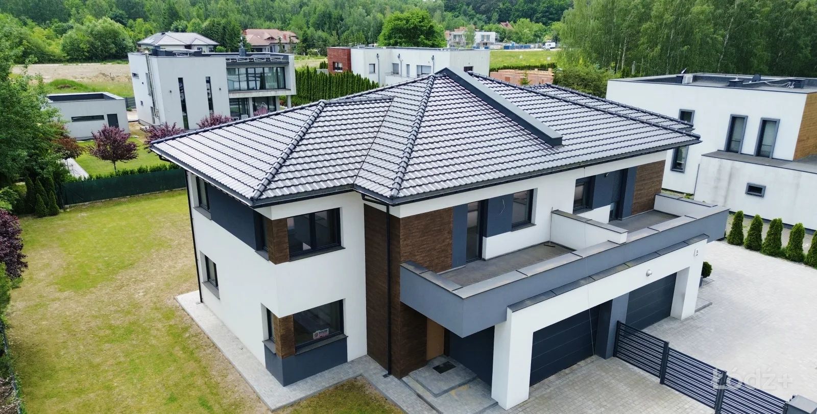 Wyjątkowy dom z garażem, działka 767 m², 4-5 pokoi, Łódź, Tabelowa